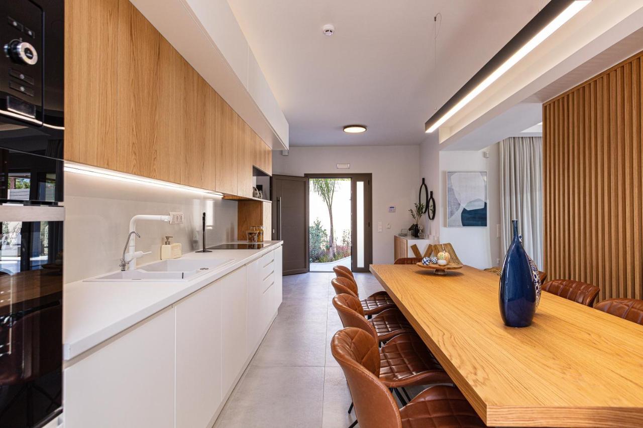 Lagoon Seabreeze Villa, Sumptuous Retreat, By Thinkvilla Pánormos Exteriér fotografie